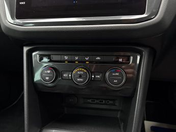 Volkswagen Tiguan 1.4 TSI SE Navigation DSG 4Motion Euro 6 (s/s) 5dr