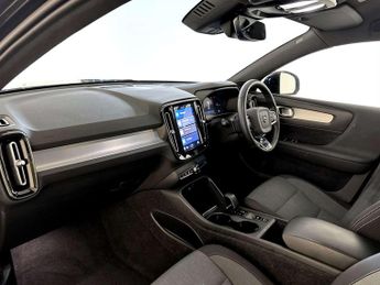 Volvo XC40 2.0 B3 MHEV Core SUV 5dr Petrol Hybrid DCT Auto Euro 6 (s/s) (16