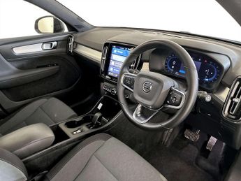 Volvo XC40 2.0 B3 MHEV Core SUV 5dr Petrol Hybrid DCT Auto Euro 6 (s/s) (16