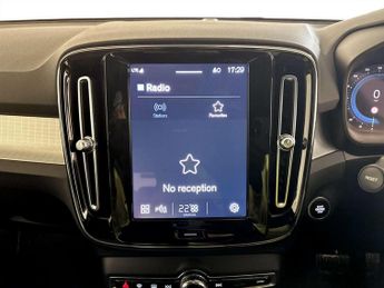 Volvo XC40 2.0 B3 MHEV Core SUV 5dr Petrol Hybrid DCT Auto Euro 6 (s/s) (16