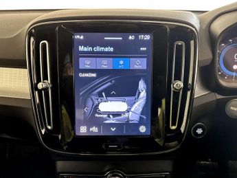 Volvo XC40 2.0 B3 MHEV Core SUV 5dr Petrol Hybrid DCT Auto Euro 6 (s/s) (16