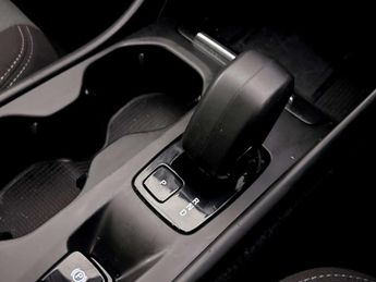 Volvo XC40 2.0 B3 MHEV Core SUV 5dr Petrol Hybrid DCT Auto Euro 6 (s/s) (16