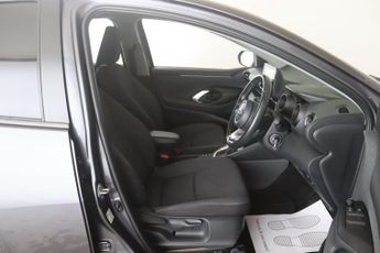 Toyota Yaris 1.5 VVT-h Design E-CVT Euro 6 (s/s) 5dr