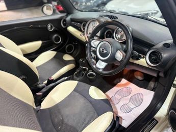 MINI Convertible 1.6 Cooper Auto Euro 4 2dr
