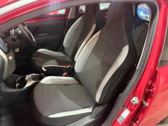 Toyota AYGO 1.0 VVT-i x-play x-shift Euro 5 5dr Euro 5
