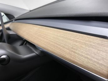 Tesla Model Y (Dual Motor) Long Range Auto 4WDE 5dr