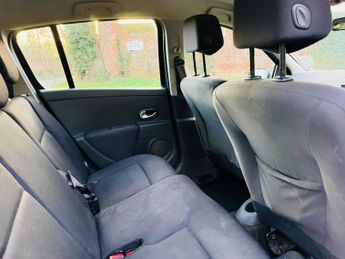 Renault Clio 1.6 VVT Dynamique 5dr