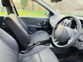Renault Clio 1.6 VVT Dynamique 5dr