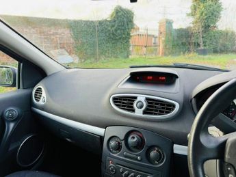 Renault Clio 1.6 VVT Dynamique 5dr