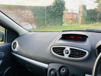 Renault Clio 1.6 VVT Dynamique 5dr
