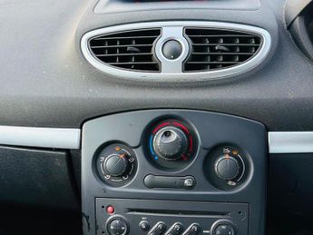 Renault Clio 1.6 VVT Dynamique 5dr