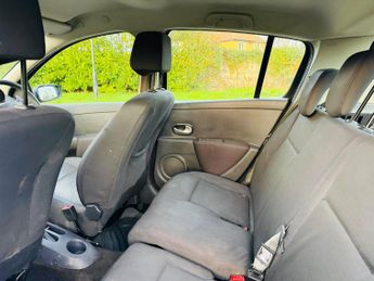 Renault Clio 1.6 VVT Dynamique 5dr