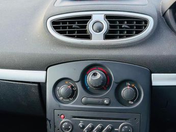 Renault Clio 1.6 VVT Dynamique 5dr