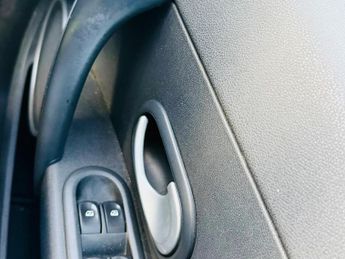 Renault Clio 1.6 VVT Dynamique 5dr