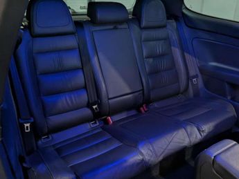 VOLKSWAGEN GOLF 3.2 Golf R32 Semi-Auto 4WD 3dr