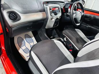 Toyota AYGO 1.0 VVT-i x-play x-shift Euro 5 5dr Euro 5