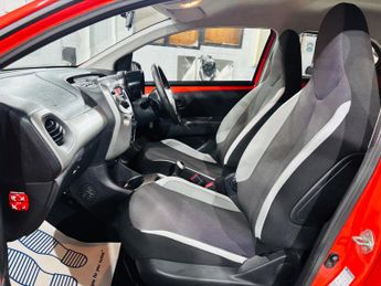 Toyota AYGO 1.0 VVT-i x-play x-shift Euro 5 5dr Euro 5