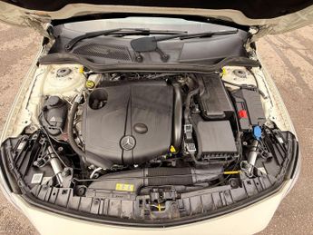 Mercedes-Benz GLA 2.1 GLA220d AMG Line (Premium) 7G-DCT 4MATIC Euro 6 (s/s) 5dr
