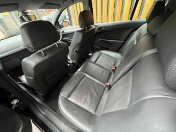 Vauxhall Astra 1.8i 16v Elite 5dr