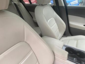 Jaguar XE 2.0d Prestige Auto Euro 6 (s/s) 4dr