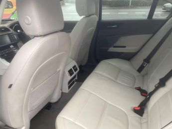 Jaguar XE 2.0d Prestige Auto Euro 6 (s/s) 4dr