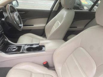 Jaguar XE 2.0d Prestige Auto Euro 6 (s/s) 4dr