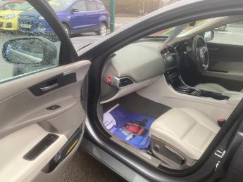 Jaguar XE 2.0d Prestige Auto Euro 6 (s/s) 4dr