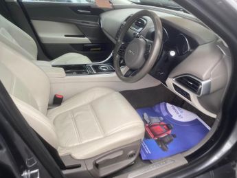 Jaguar XE 2.0d Prestige Auto Euro 6 (s/s) 4dr