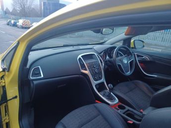 Vauxhall Astra GTC 2.0 CDTi SRi Euro 5 (s/s) 3dr