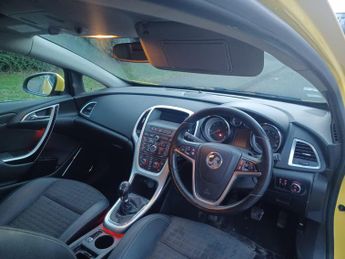 Vauxhall Astra GTC 2.0 CDTi SRi Euro 5 (s/s) 3dr