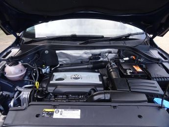 Volkswagen Tiguan 2.0 TSI SE SUV 5dr Petrol DSG 4WD Euro 5 (180 ps)