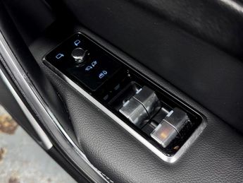 Jaguar F-PACE 2.0 D165 MHEV R-Dynamic S SUV 5dr Diesel Auto AWD Euro 6 (s/s) (