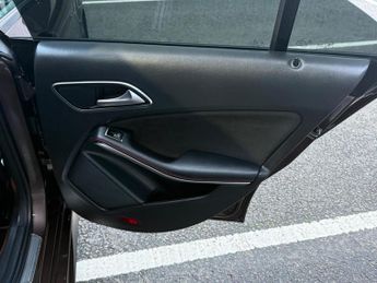 Mercedes-Benz CLA 1.6 CLA180 AMG Line Coupe 7G-DCT Euro 6 (s/s) 4dr