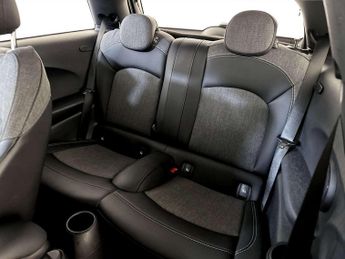 MINI Electric Hatch Cooper SE 32.6kWh Level 2 Hatchback 3dr Electric Auto (184 ps)