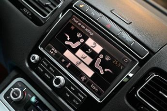 VOLKSWAGEN TOUAREG 3.0 TDI V6 BlueMotion Tech R-Line SUV 5dr Diesel Tiptronic 4WD E