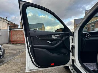 Mercedes-Benz GLC 2.0 GLC250 AMG Line (Premium) G-Tronic+ 4MATIC Euro 6 (s/s) 5dr