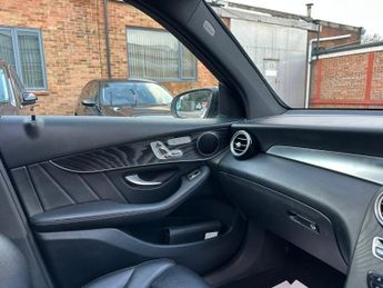 Mercedes-Benz GLC 2.0 GLC250 AMG Line (Premium) G-Tronic+ 4MATIC Euro 6 (s/s) 5dr