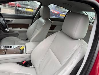 Jaguar XF 2.2d Luxury Auto Euro 5 (s/s) 4dr