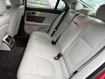 Jaguar XF 2.2d Luxury Auto Euro 5 (s/s) 4dr