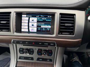 Jaguar XF 2.2d Luxury Auto Euro 5 (s/s) 4dr