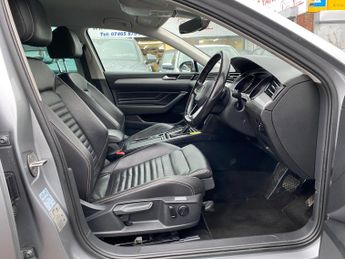 Volkswagen Passat 2.0 TSI SEL DSG Euro 6 (s/s) 4dr