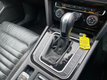 Volkswagen Passat 2.0 TSI SEL DSG Euro 6 (s/s) 4dr