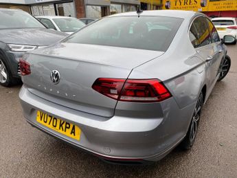 Volkswagen Passat 2.0 TSI SEL DSG Euro 6 (s/s) 4dr