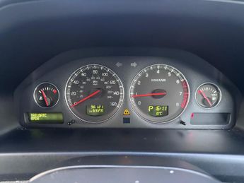 Volvo V70 2.4 SE 5dr