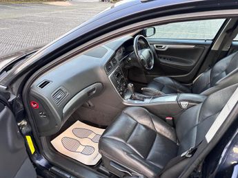 Volvo V70 2.4 SE 5dr