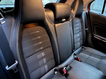 Mercedes-Benz GLA 1.6 GLA180 Urban Edition 7G-DCT Euro 6 (s/s) 5dr