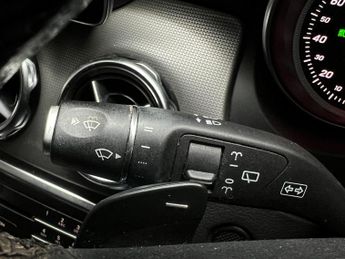 Mercedes-Benz GLA 1.6 GLA180 Urban Edition 7G-DCT Euro 6 (s/s) 5dr