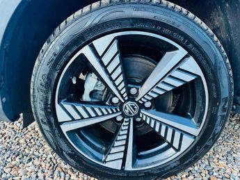 MG MG ZS 44.5kWh Exclusive Auto 5dr