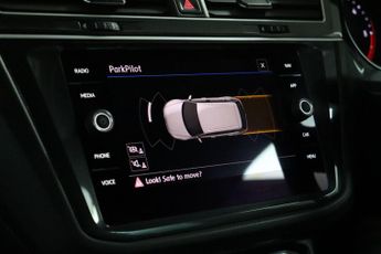Volkswagen Tiguan 2.0 TDI SE Navigation DSG Euro 6 (s/s) 5dr