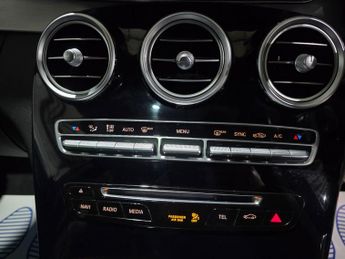 Mercedes-Benz C Class 2.1 C300dh AMG Line (Premium Plus) G-Tronic+ Euro 6 (s/s) 5dr